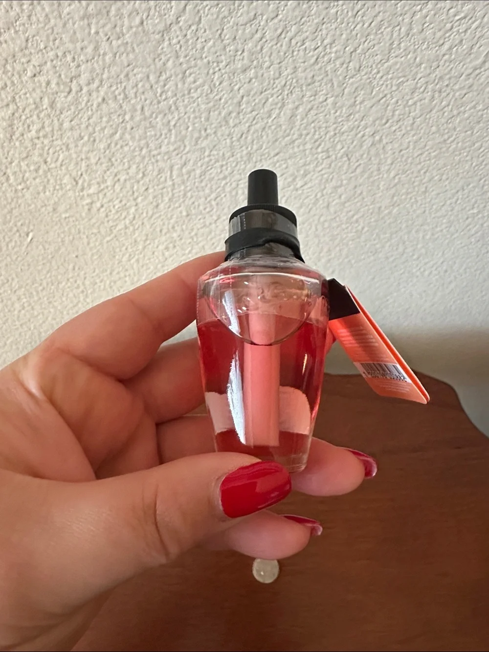 Bath & Body Works Paradise Peach Wallflowers Refill - Peach & Black